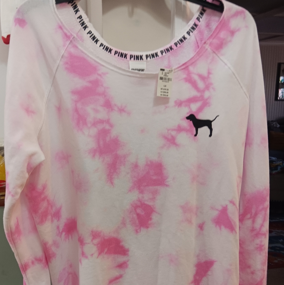 VS PINK Med long sleeve sweat shirt New with tags!